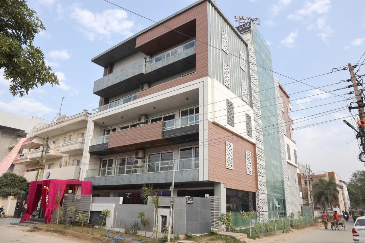 Vaabi Saabi Hotel Gurgaon Exterior photo