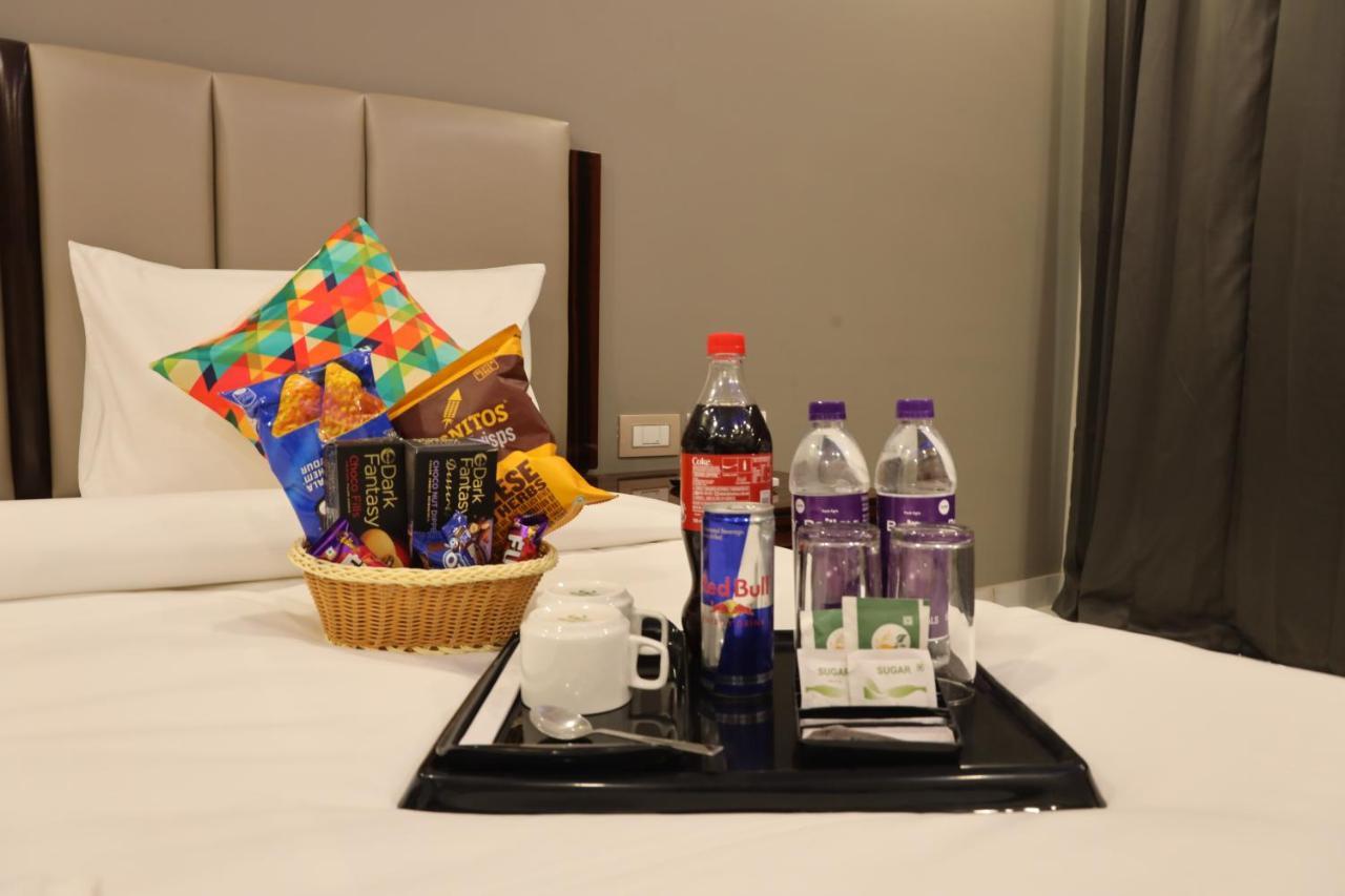 Vaabi Saabi Hotel Gurgaon Exterior photo