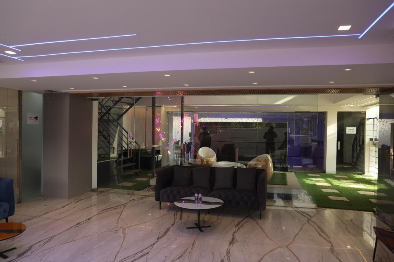 Vaabi Saabi Hotel Gurgaon Exterior photo