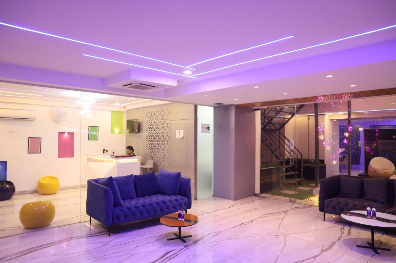 Vaabi Saabi Hotel Gurgaon Exterior photo